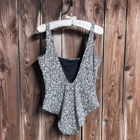 Everlane Square Neck Blue & White Floral Feminine Boho One Piece Swimsuit Sz L - Picture 12 of 16